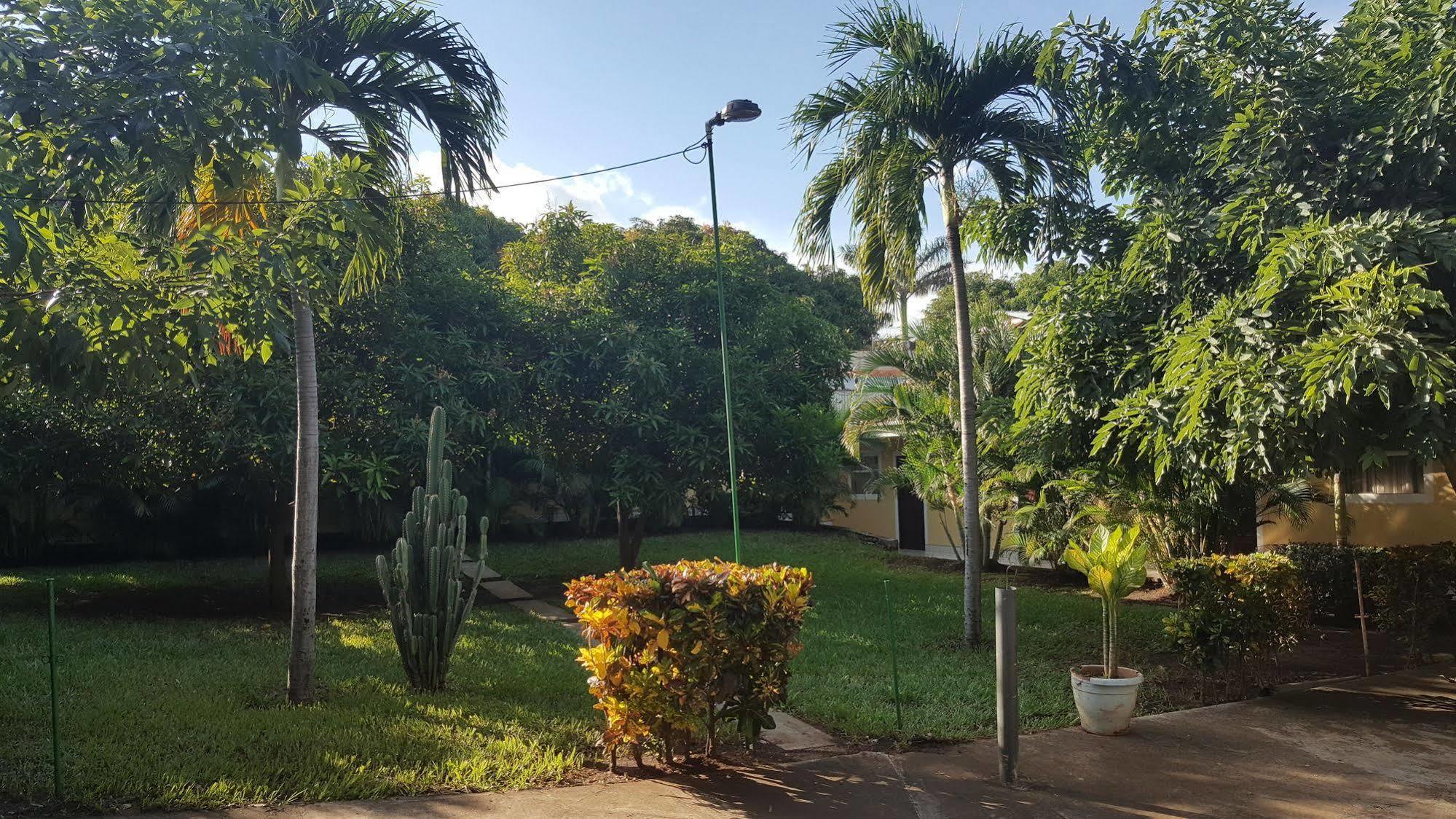 Hotel La Arboleda Managua Exteriör bild